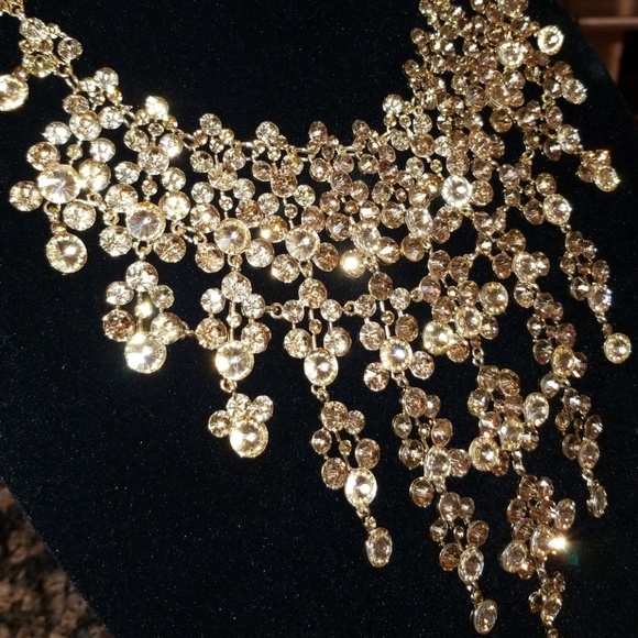 Statement Necklace - Picture 5 of 8